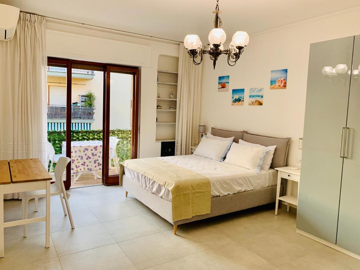 Treehouse Sorrento Apartment ภายนอก รูปภาพ
